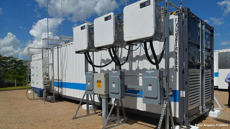 Inaugurada por FURNAS, planta de testes de produção de hidrogênio verde conta com soluções SMA